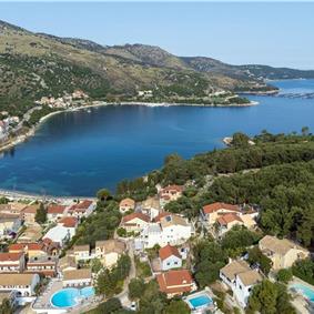 7 bedroom seaside villa with pool, Kassiopi, sleeps 13
